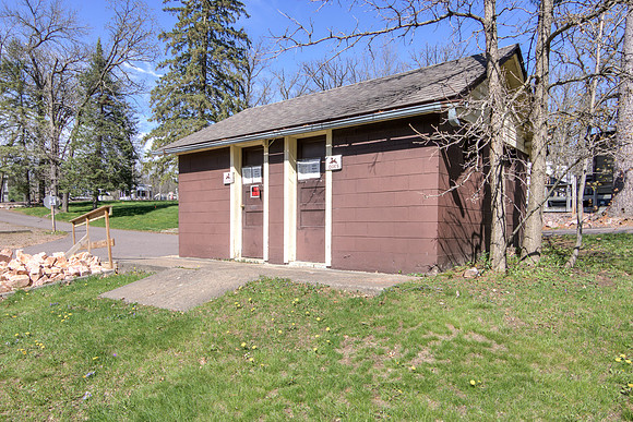 18 - Outbuilding-2