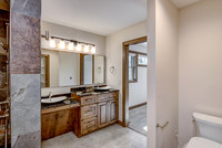 07 - Primary Bathroom-2