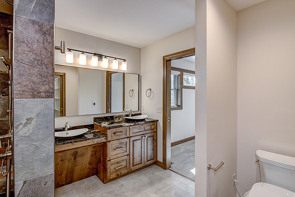 07 - Primary Bathroom-2