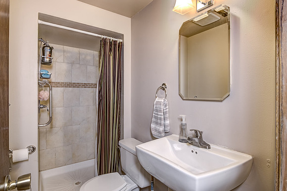 12b - Bathroom-3