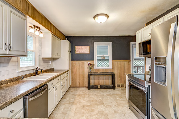 03 - Kitchen-1