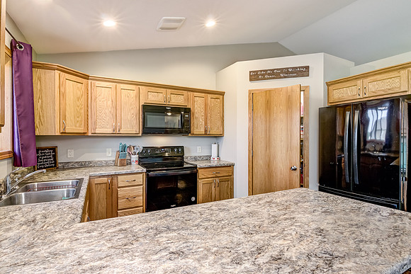 03 - Kitchen-1