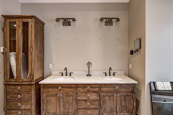 07 - Primary Bathroom-2