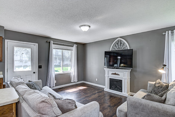 02 - Living Room-3
