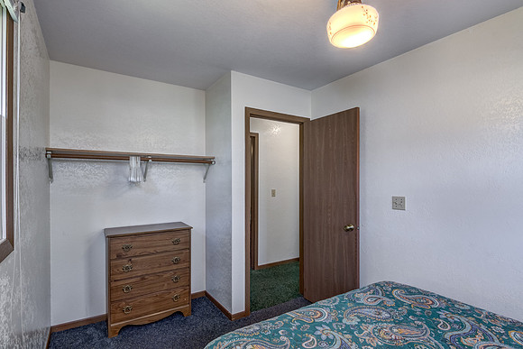 10 - Main Level Bedroom - 4-2