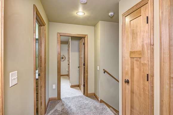 16A - Interior-1