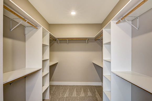 06 - Primary Bedroom-3