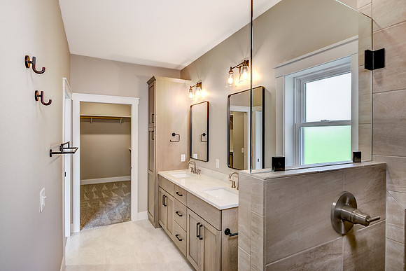 07 - Primary Bathroom-3