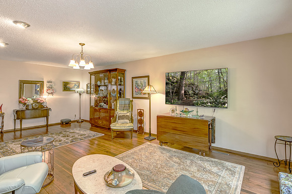05 - Family Room-3-Edit