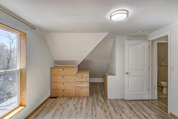 11 - Upper Level Bedroom - 2-3