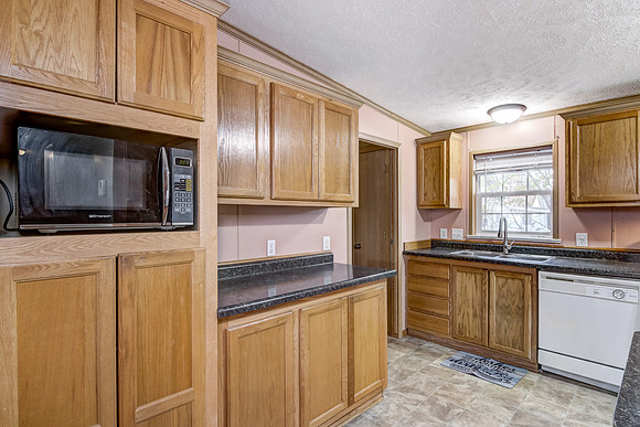 03 - Kitchen-1