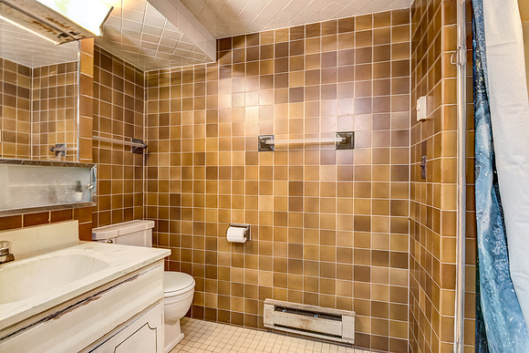 12b - Bathroom-3